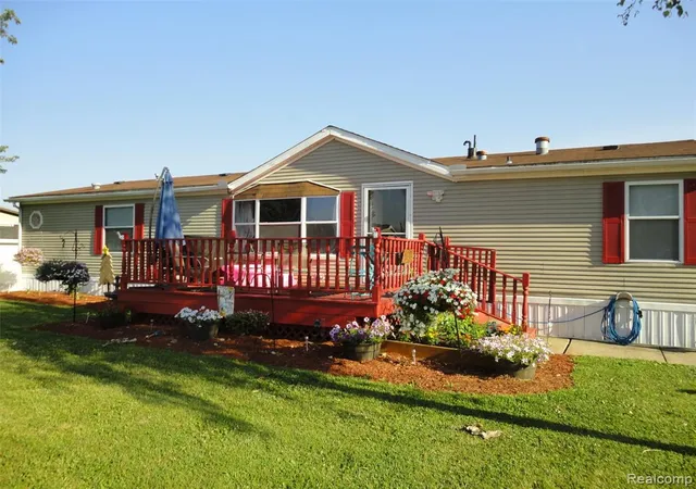 Homes for sale in Dundee, MI | 241 Emerald Cir, Dundee, MI 48131 | MLS# 61011004