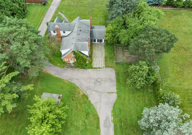 3rd image of 42192 Dequindre Rd, Sterling Heights, MI 48314 | MLS# 60916279