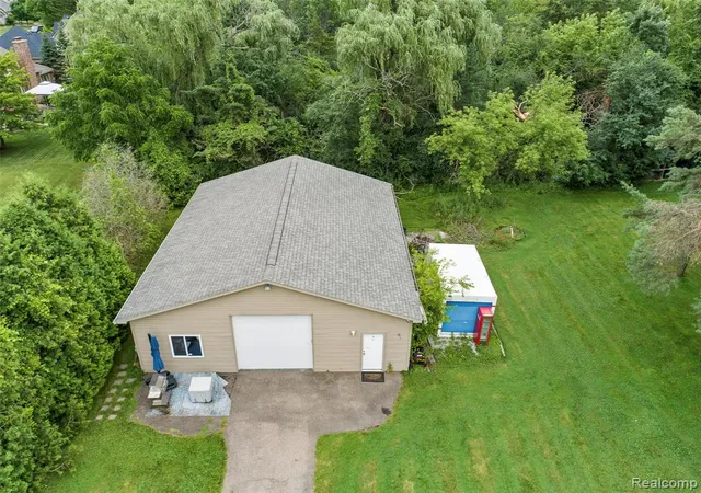 4th image of 42192 Dequindre Rd, Sterling Heights, MI 48314 | MLS# 60916279