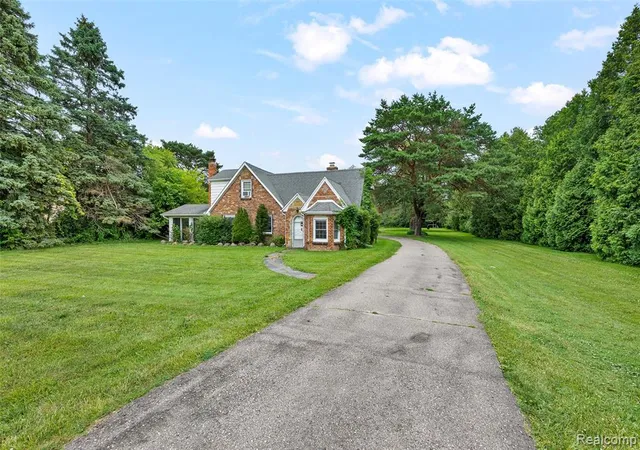 5th image of 42192 Dequindre Rd, Sterling Heights, MI 48314 | MLS# 60916279