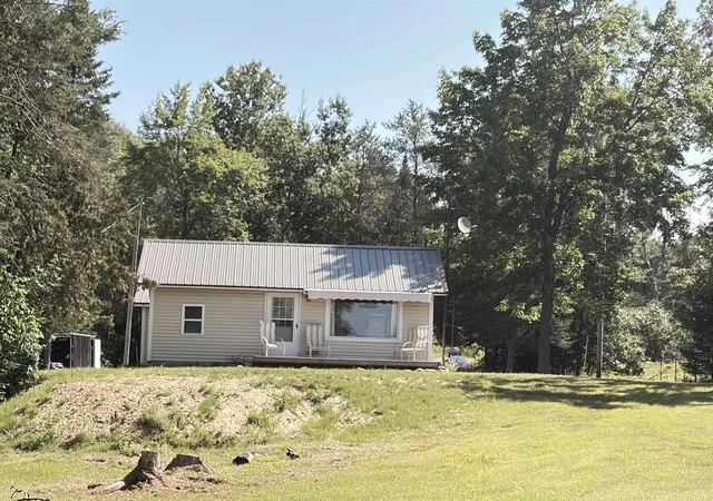 Photo 1 of Sale Pending at 10167 W Richardson Rd, Harrison, MI 48625 | MLS# 50214602 | Listing updated on 2026-09-13
