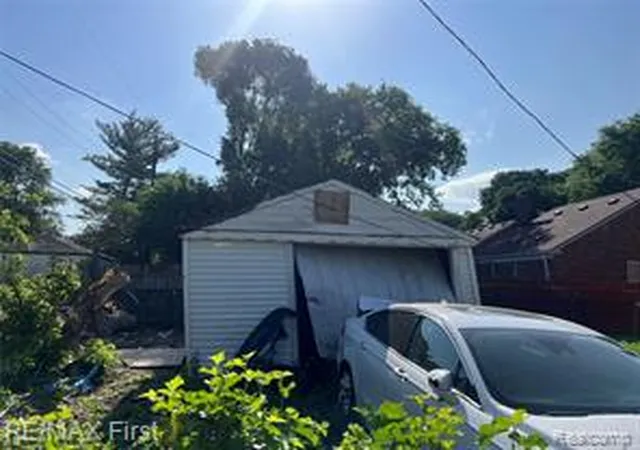 Homes for sale in Detroit, MI | 14101 E State Fair St, Detroit, MI 48205 | MLS# 61009019