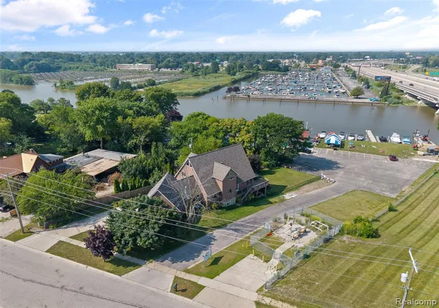 2nd image of 1907 Riverside Dr, Port Huron, MI 48060 | MLS# 60965238