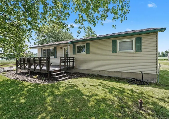 Homes for sale in Kawkawlin, MI | 1944 E River Rd, Kawkawlin, MI 48631 | MLS# 50213800
