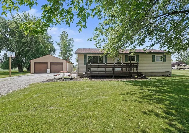 4th image of 1944 E River Rd, Kawkawlin, MI 48631 | MLS# 50213800