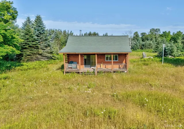Photo 2 of Single family home for sale at 1617 W Us Hwy 2, Gulliver, MI 49840 | MLS# 50194921 | Listing updated on 2026-08-14