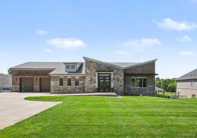 Photo 2 of Single family home for sale at 2943 Sleeth Rd, Commerce Township, MI 48382 | MLS# 61009260 | Listing updated on 2026-10-04