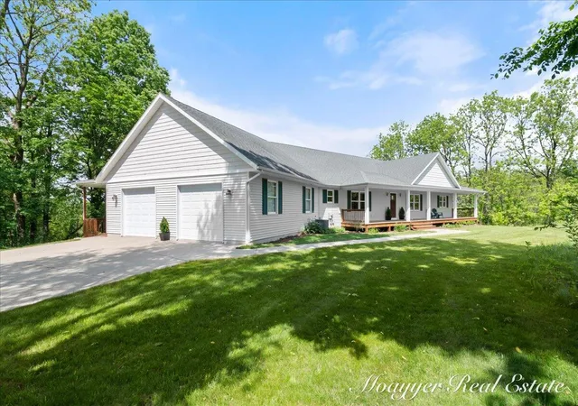 2nd image of 10245 Lincoln Lake Rd, Greenville, MI 48838 | MLS# 70473832