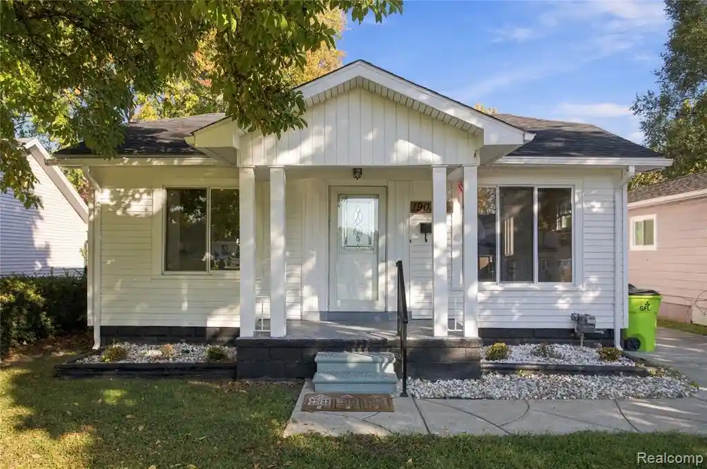 Photo 1 of Single family home for sale at 19039 Colorado St, Roseville, MI 48066 1327 | MLS# 61041730 | Listing updated on 2026-10-25