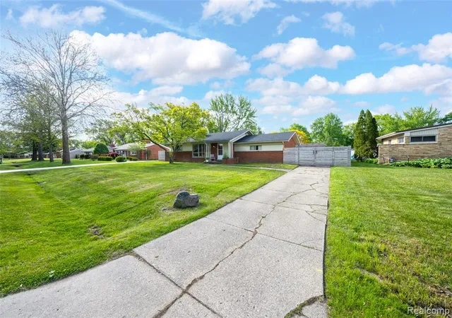 Homes for sale in Farmington Hills, MI | 31821 Wayburn St, Farmington Hills, MI 48334 | MLS# 60993593