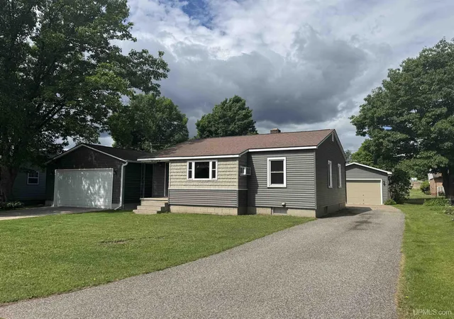 Photo 1 of Single family home for sale at 125 N Daisy St, Ishpeming, MI 49849 | MLS# 50212269 | Listing updated on 2026-07-01