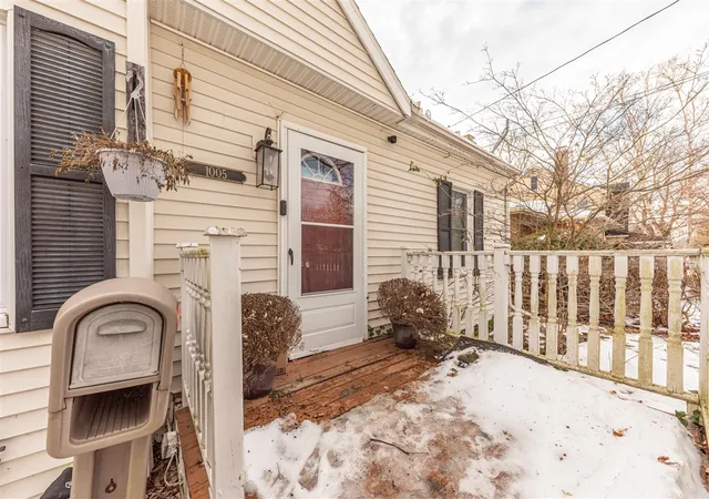 Homes for sale in Jackson, MI | 1005 S Wisner St, Jackson, MI 49203 | MLS# 70508822