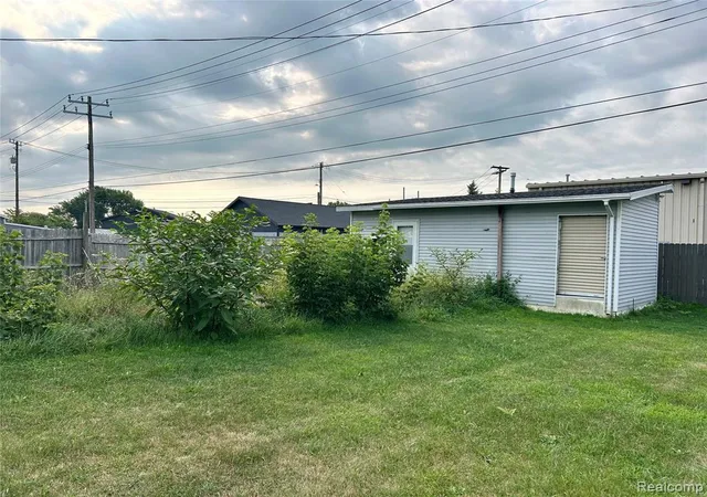 2nd image of 2222 Moak St, Port Huron, MI 48060 | MLS# 61021434