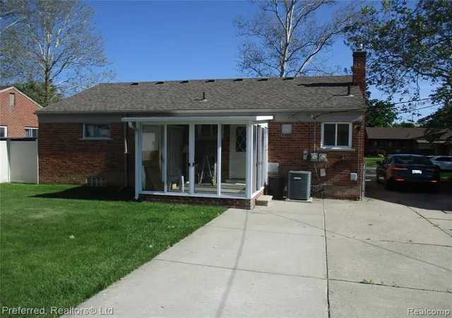 Homes for sale in Livonia, MI | 31221 Westfield St, Livonia, MI 48150 | MLS# 60998061