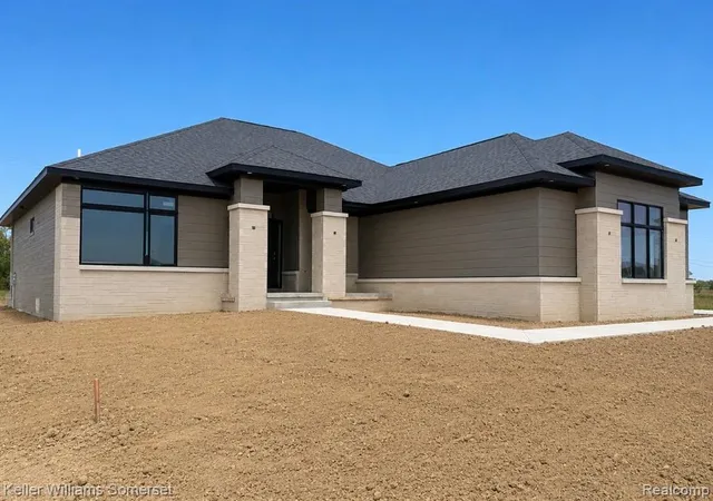 3rd image of 7085 Dryden Rd, Almont, MI 48003 | MLS# 61003352