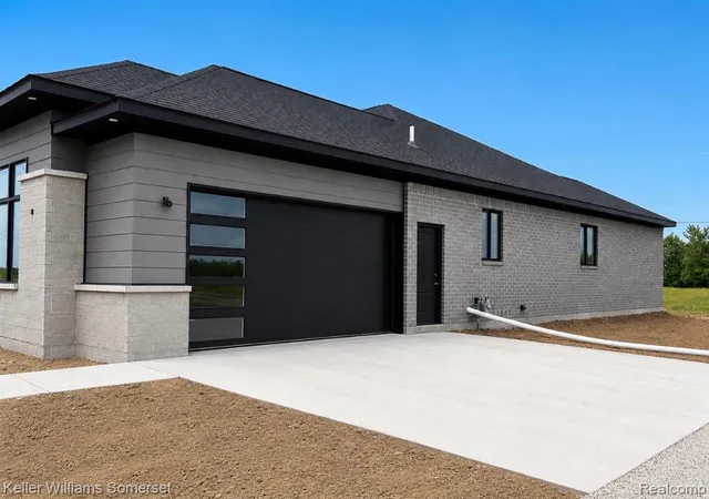 4th image of 7085 Dryden Rd, Almont, MI 48003 | MLS# 61003352