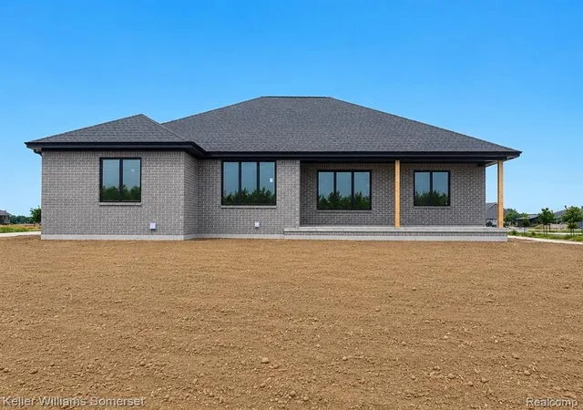 5th image of 7085 Dryden Rd, Almont, MI 48003 | MLS# 61003352