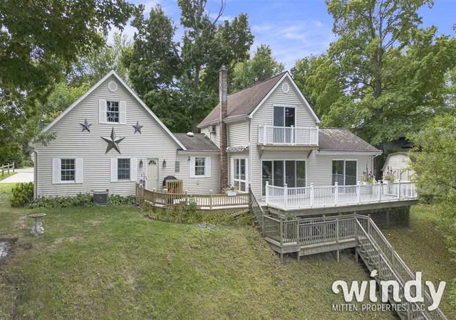 Homes for sale in Coloma, MI | 7927 Lakewood Dr, Coloma, MI 49038 | MLS# 70493501