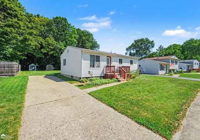 Homes for sale in Clio, MI | 565 Clarion St, Clio, MI 48420 | MLS# 50213904