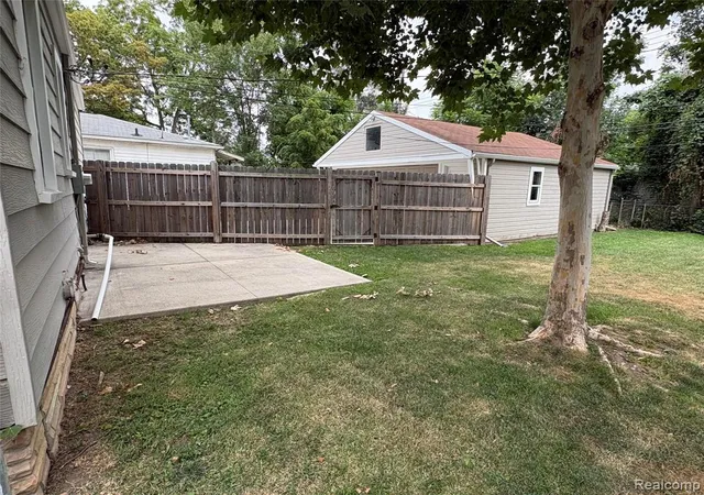 Photo 17 of Sale Pending at 105 W Evelyn Ave, Hazel Park, MI 48030 3108 | MLS# 61024737 | Listing updated on 2026-09-03