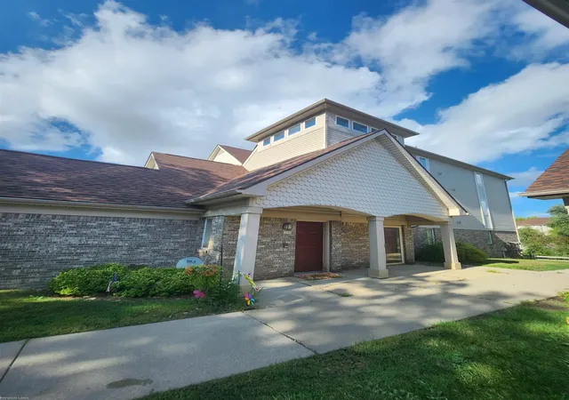 2nd image of 1390 Constance Dr, Pontiac, MI 48340 | MLS# 50219010