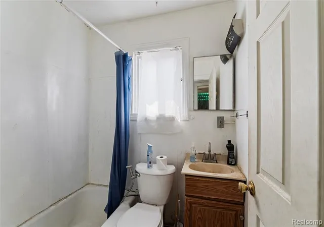 Homes for sale in Hamtramck, MI | 11418 Sobieski St, Hamtramck, MI 48212 | MLS# 61003804