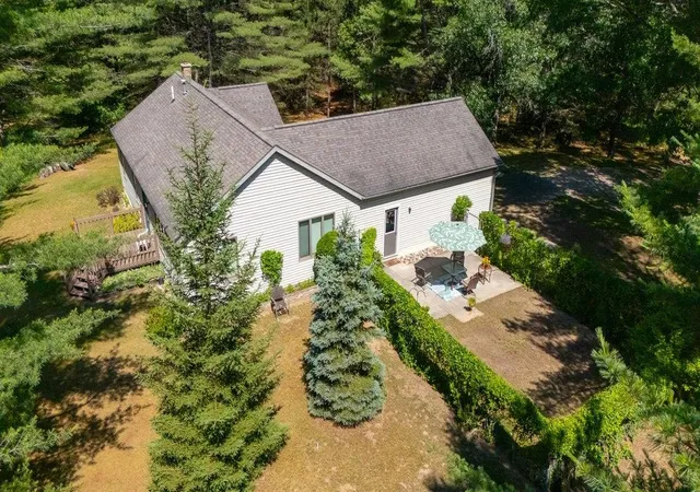 3rd image of 3557 W Pinewood Dr, Roscommon, MI 48653 | MLS# 80070872
