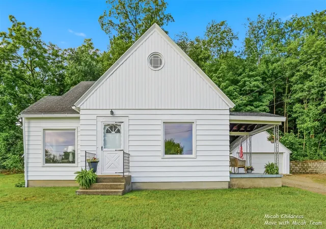 Homes for sale in Jenison, MI | 1950 Bauer Rd, Jenison, MI 49428 | MLS# 70540860