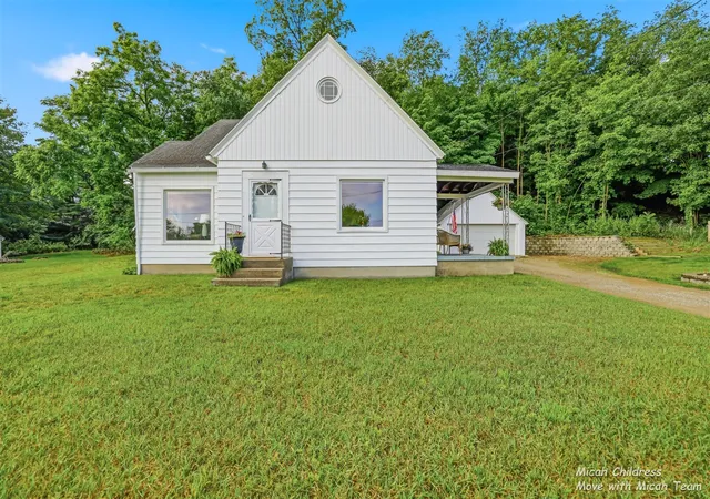 Homes for sale in Jenison, MI | 1950 Bauer Rd, Jenison, MI 49428 | MLS# 70540860