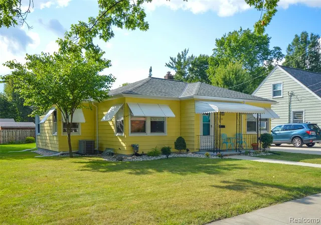 Photo 3 of Sale Pending at 515 Randolph St, Owosso, MI 48867 2453 | MLS# 61025331 | Listing updated on 2026-09-04