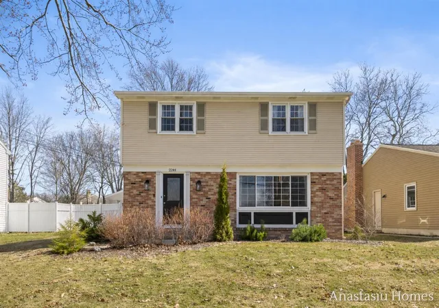 Homes for sale in Grand Rapids, MI | 2244 Woodlawn Ave, Grand Rapids, MI 49546 | MLS# 70518998