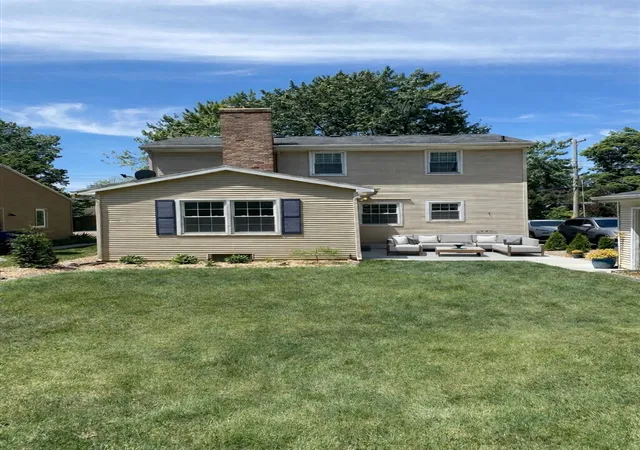 Homes for sale in Grand Rapids, MI | 2244 Woodlawn Ave, Grand Rapids, MI 49546 | MLS# 70518998