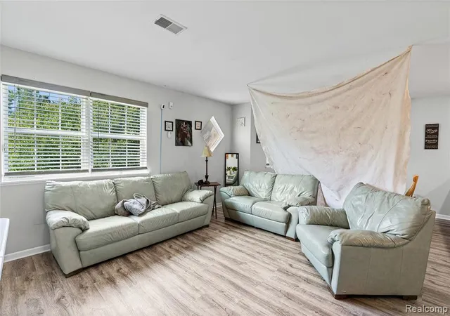 3rd image of 4485 Home Town Dr, Flint, MI 48506 | MLS# 61000455