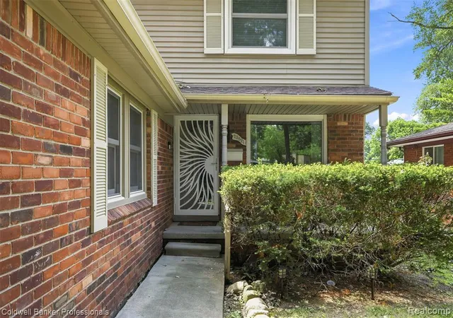 Homes for sale in Oak Park, MI | 23821 Manistee St, Oak Park, MI 48237 | MLS# 61009245