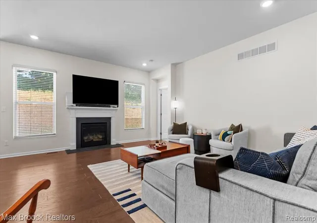 3rd image of 85 Coppice Wy, White Lake, MI 48386 | MLS# 61017907