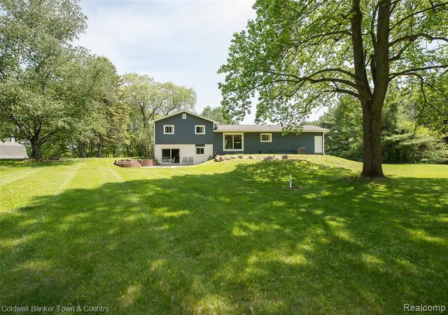 Homes for sale in Hartland, MI | 4225 N Tipsico Lake Rd, Hartland, MI 48353 | MLS# 60997758