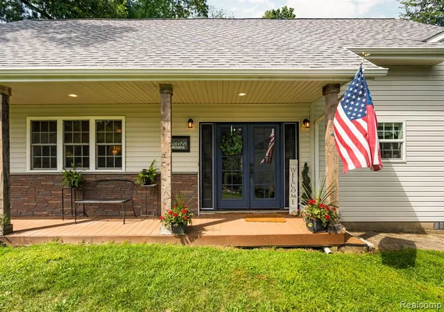 1st image of 5958 Bullard Rd, Fenton, MI 48430 | MLS# 61022417