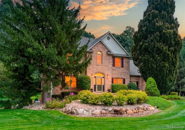 2nd image of 3777 Kipling Cir, Howell, MI 48843 | MLS# 61021942