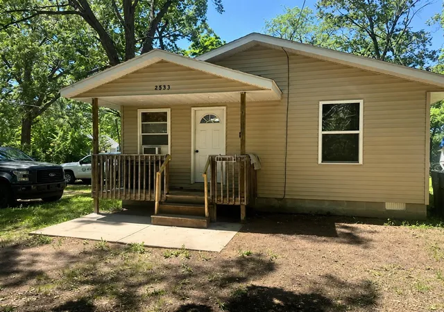 Homes for sale in Norton Shores, MI | 2883 Austin St, Norton Shores, MI 49444 | MLS# 70537720