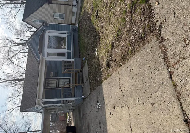 Homes for sale in Detroit, MI | 20068 Lindsay St, Detroit, MI 48235 2203 | MLS# 60979718