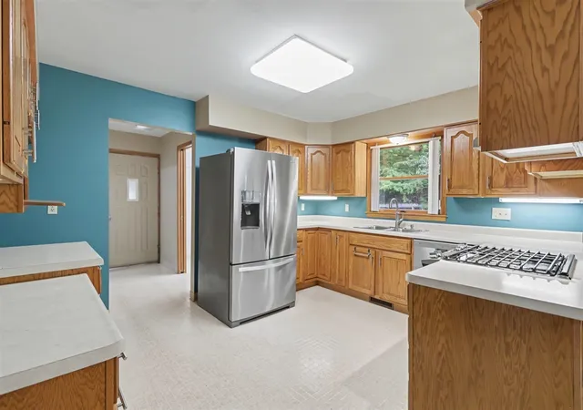 Photo 3 of Sale Pending at 201 S Wattles Rd, Battle Creek, MI 49014 | MLS# 70555331 | Listing updated on 2026-09-14