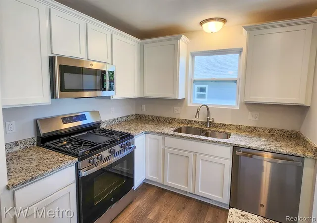 Photo 4 of Condo for sale at 205 (immediate Whispering Pines Dr #11, Fenton, MI 48430 5303 | MLS# 60966489 | Listing updated on 2026-10-28