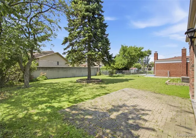16th image of 29305 Bon Mar Dr, Warren, MI 48088 | MLS# 61008766