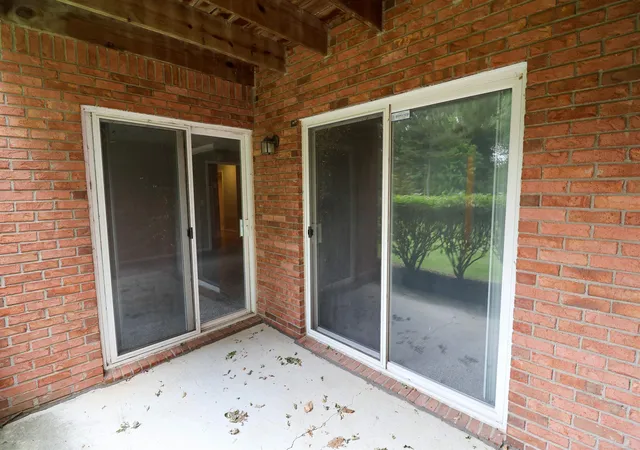 Listing Photo 2 - Condo for sale in building located at 56222 Troon N Dr, Shelby, MI 48316-5052 - Unit #202