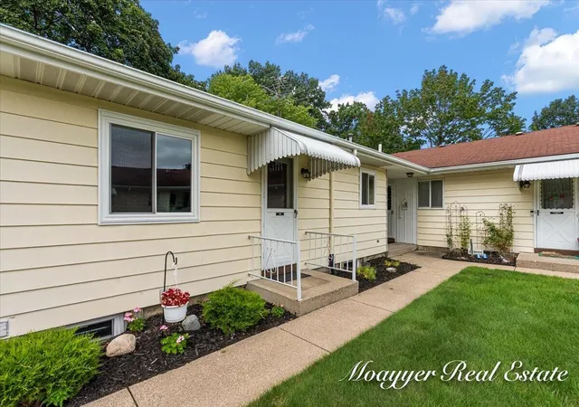 Photo 3 of Sale Pending at 5895 Leisure S Dr, Grand Rapids, MI 49548 | MLS# 70551516 | Listing updated on 2026-09-13