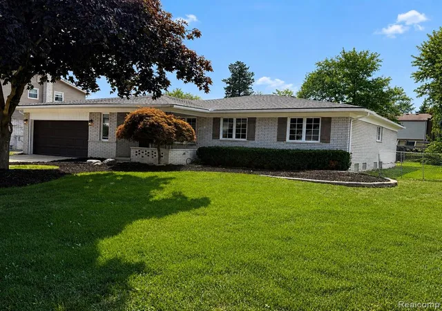 Photo 2 of Single family home for sale at 39501 Cobridge Dr, Clinton Township, MI 48038 2766 | MLS# 61024053 | Listing updated on 2026-08-27