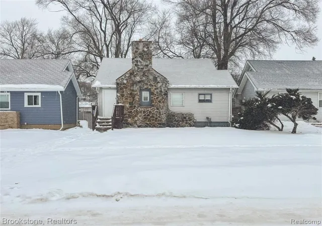 Homes for sale in Pontiac, MI | 671 E Mansfield Ave, Pontiac, MI 48340 2947 | MLS# 60968443