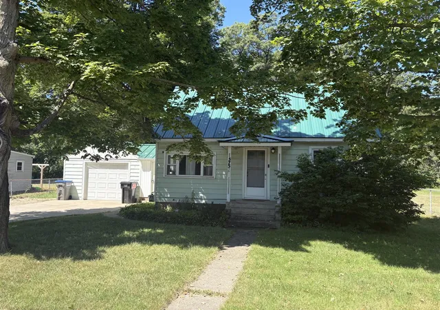 1st image of 575 S Wolf Lake Rd, Muskegon, MI 49442 | MLS# 70546072