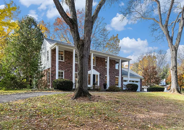 Photo 3 of Single family home for sale at 3075 Hunting Valley Dr, Ann Arbor, MI 48104 | MLS# 70502624 | Listing updated on 2025-11-12