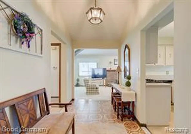 3rd image of 14137 Bangor Dr, Sterling Heights, MI 48313 5405 | MLS# 61008337